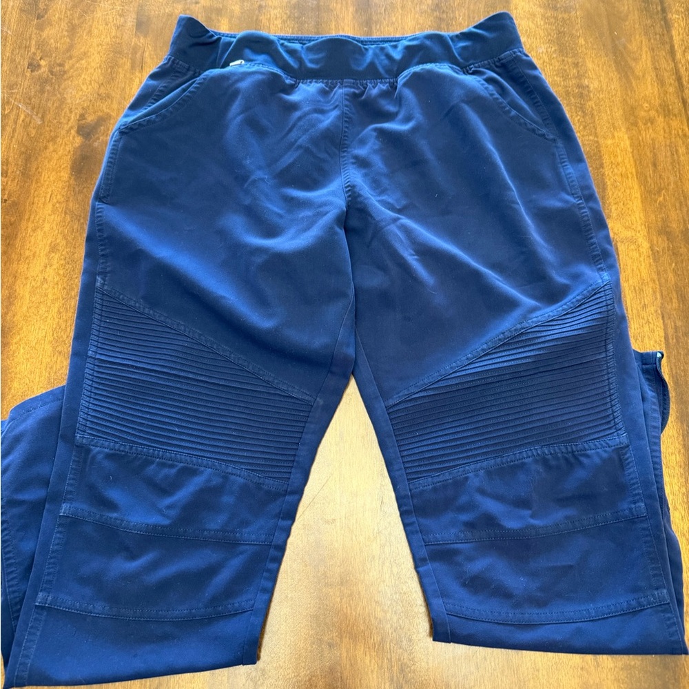 Women’s FIGS Kanye Moto (TW2022) Navy Blue Scrub Pants Medium